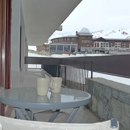 Apartment Les Pistes - Lavachet-2 By Interhome