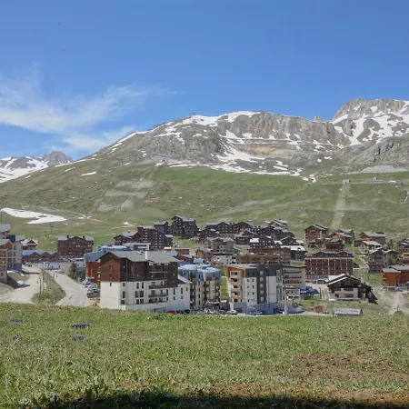 Apartment Les Pistes - Lavachet-2 By Interhome Tignes