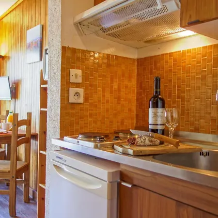 Apartment Les Pistes - Lavachet-2 By Interhome Tignes