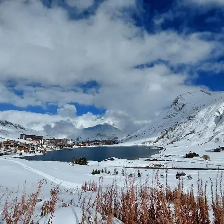 Apartment Les Pistes - Lavachet-2 By Interhome Tignes